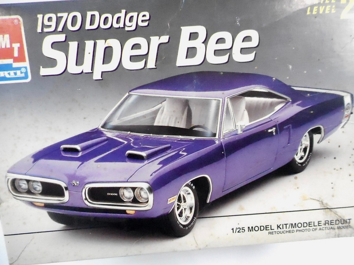 1970 Dodge super bee HEMI  ミニカー 1970 Dodge Super Bee HEMI White Diecast Model Car | M2 Machines