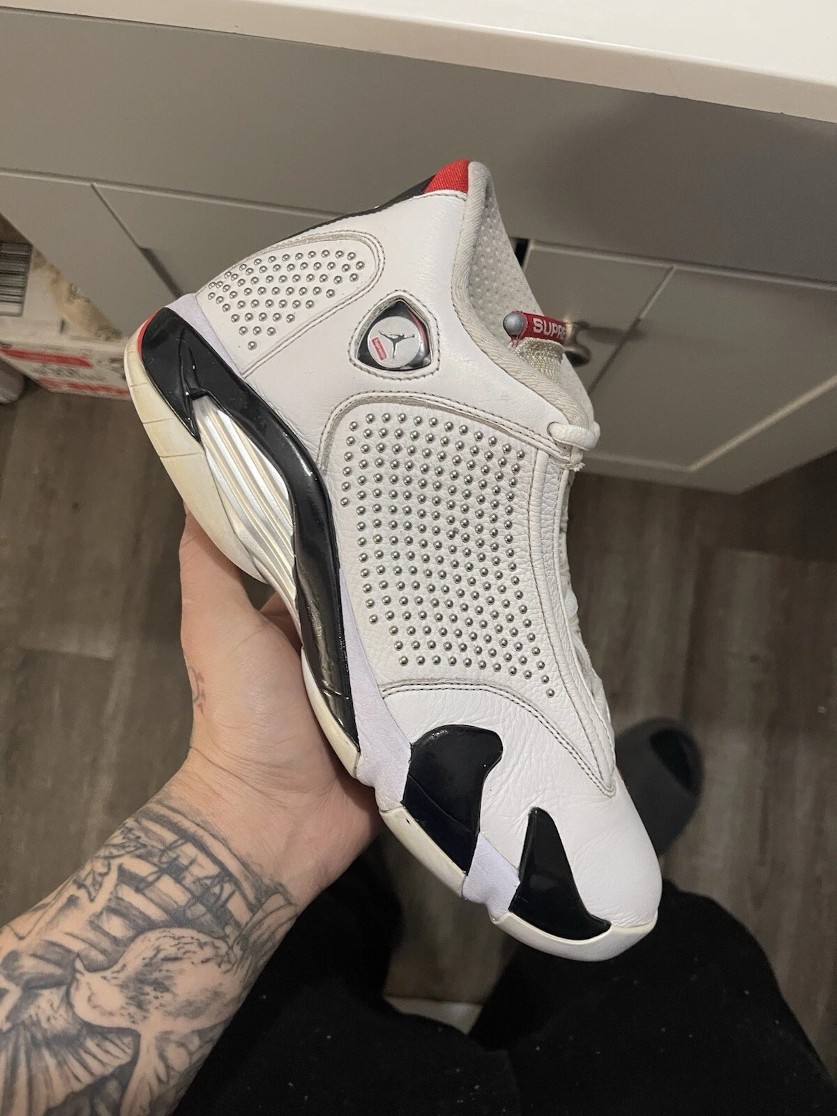 Jordan 14 blanc suprême taille 9 homme !