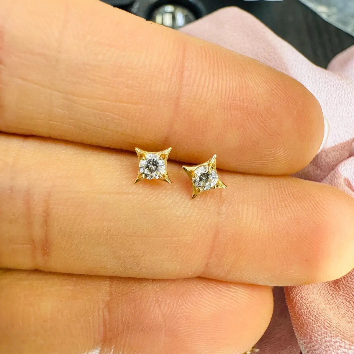Ninja Star 0.5Ct Round Cut Natural Diamond Women's Stud Earrings