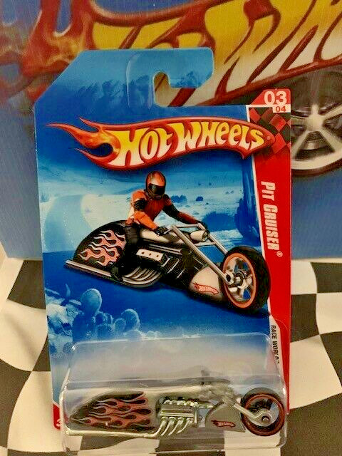Hot Wheels 2010 Race World Highway 3/4 195 Pit Cruiser Silver MC3 Motorcycle