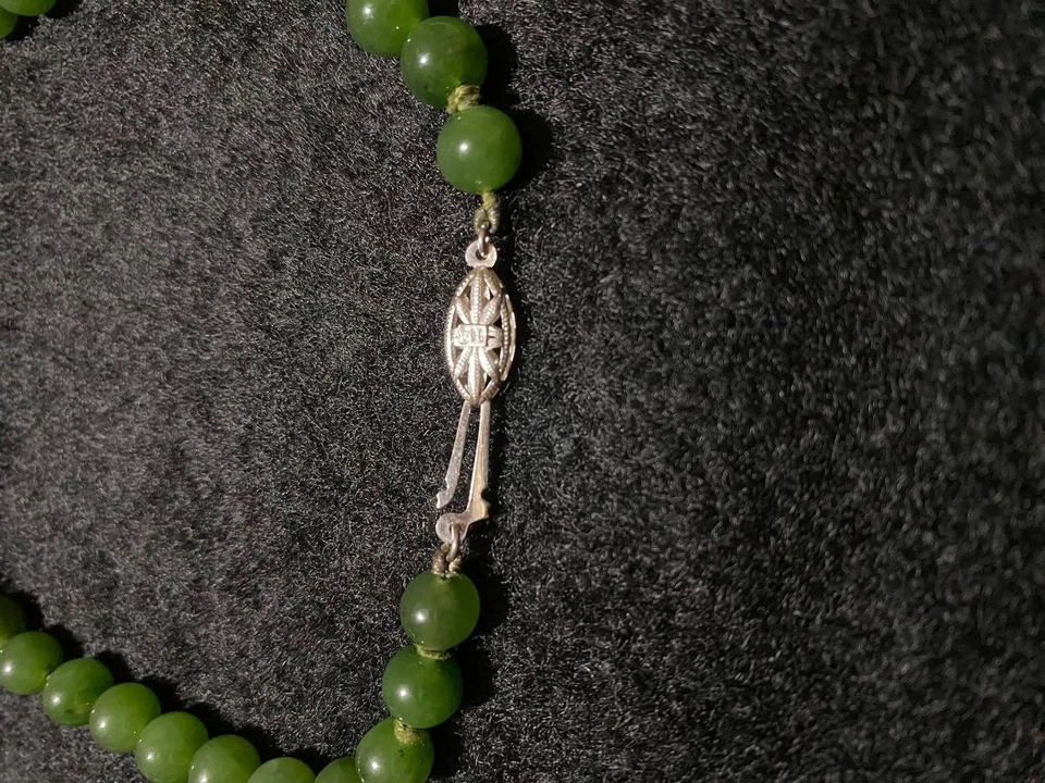 Collana Vintage In Giada Verde Naturale - Con chiusura in Argento 800 - Immagine 3 di 4