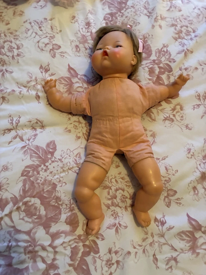 Boneca Tiny Thumbelina 1960 edição 14’ estojo e 6 roupas - Imagem 4 de 4