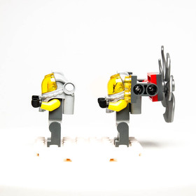 Lego City of Atlantis 7985 Minifigure Lot: Samantha (atl022) & Ace (atl024)