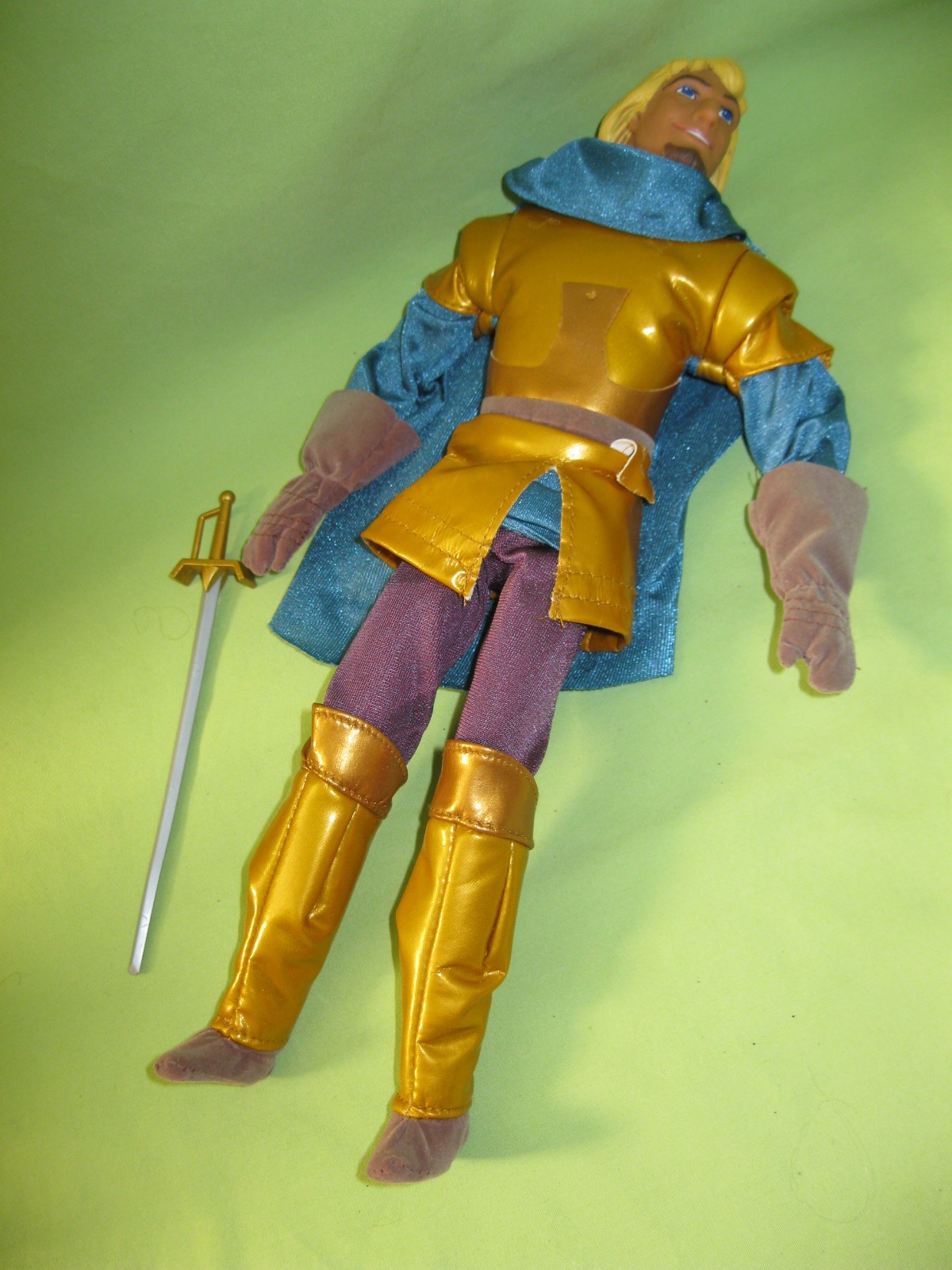 Mattel 1995 Disney #15312 The Hunchback of Notre Dame PHOEBUS Doll in Outfit