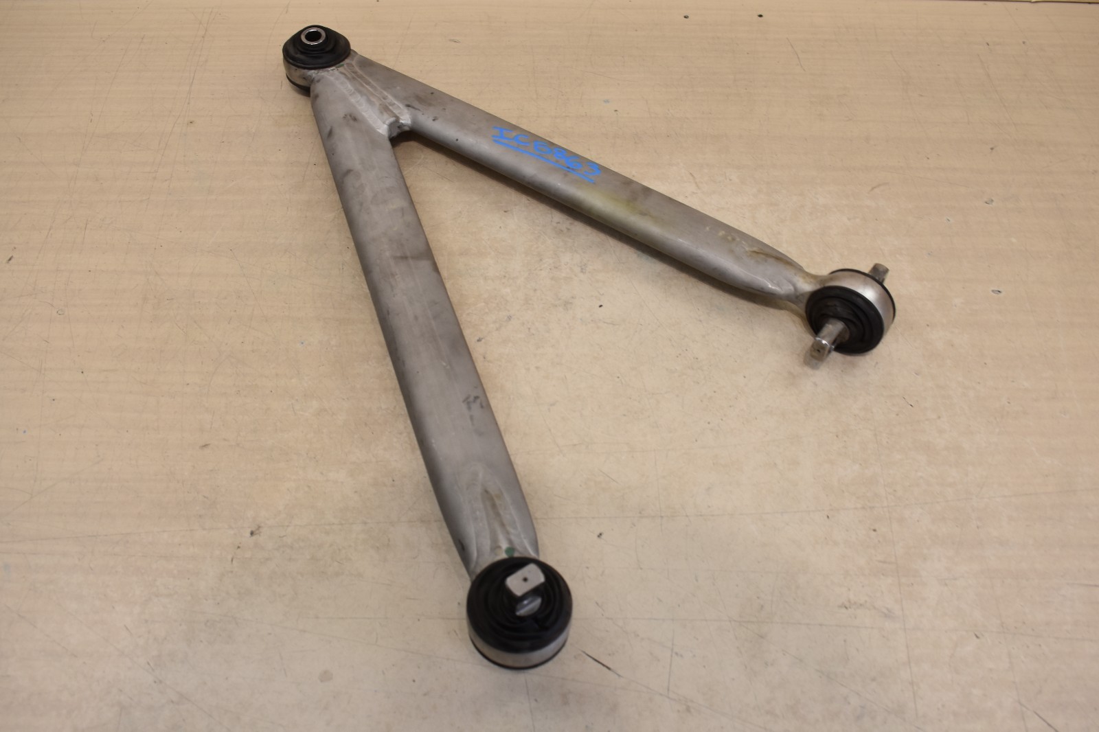 04-06 PORSCHE CARRERA GT REAR SUSPENSION LOWER CONTROL TRACK ARM OEM 98033104101