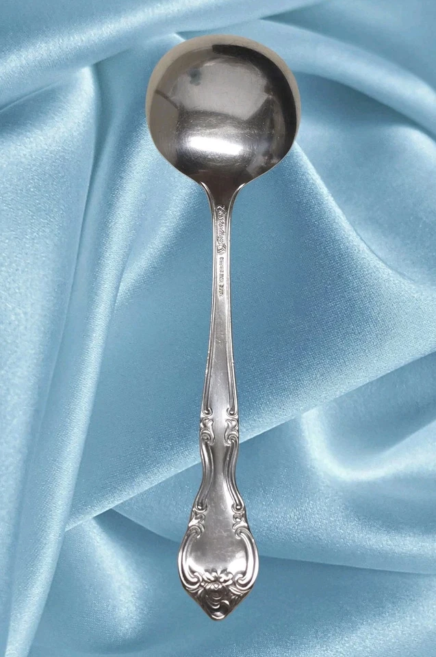 Cuchara sopera Easterling American Classic de plata de ley Foto 2 de 4