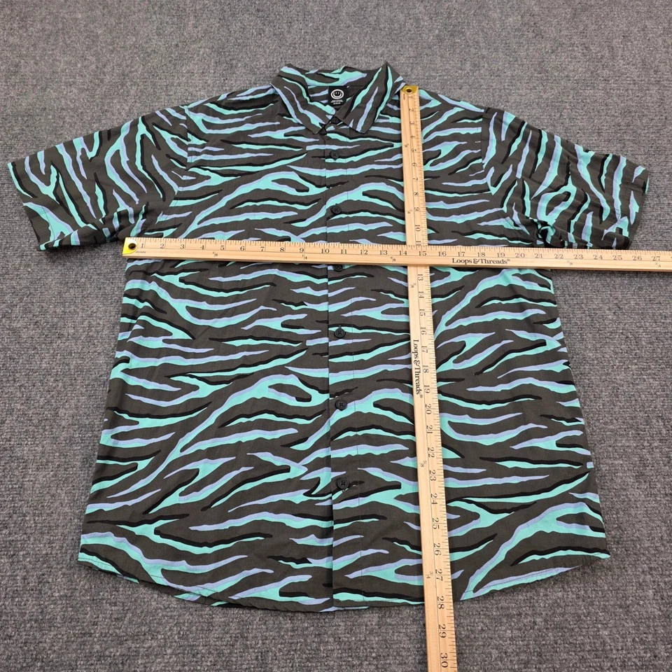 Camisa Neff Abotonada Mediana M Camuflada Estampado Onda Manga Corta Informal Para Hombre Foto 3 de 4