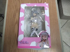 Uzaki-chan Wants to Hang Out! Tsuki Uzaki Figure Bikini Dream Tech New with Box