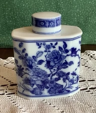 Blue White Lidded Ceramic Jar Spice, Medicine, Cosmetic Jar