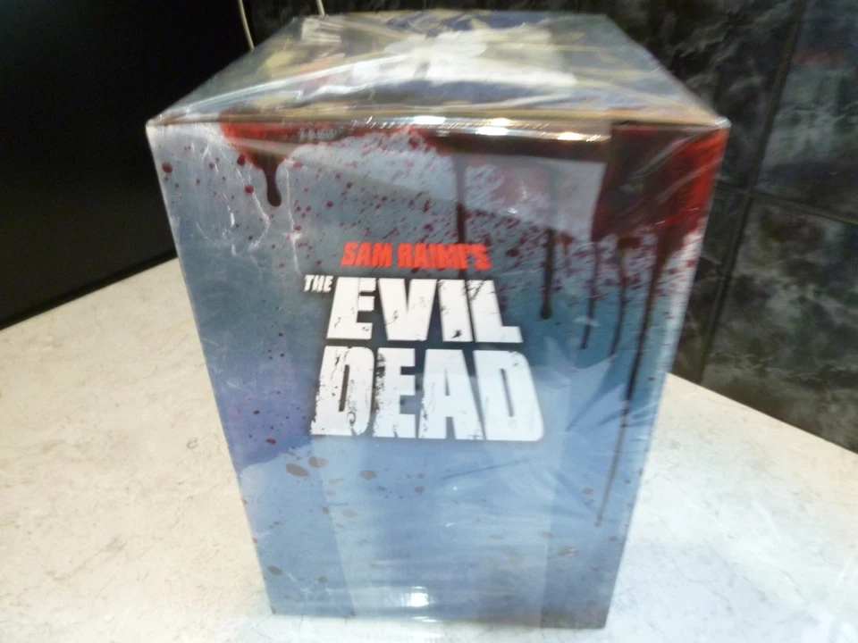 BLU RAY SAM RAIMIS THE EVIL DEAD ULTIMATE COLLECTION FAN EDITION WITH FIGURE NEW - Image 4 of 4