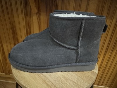 Koolaburra by UGG boots Woman s Size 10 Color Gray Faux Fur Lining