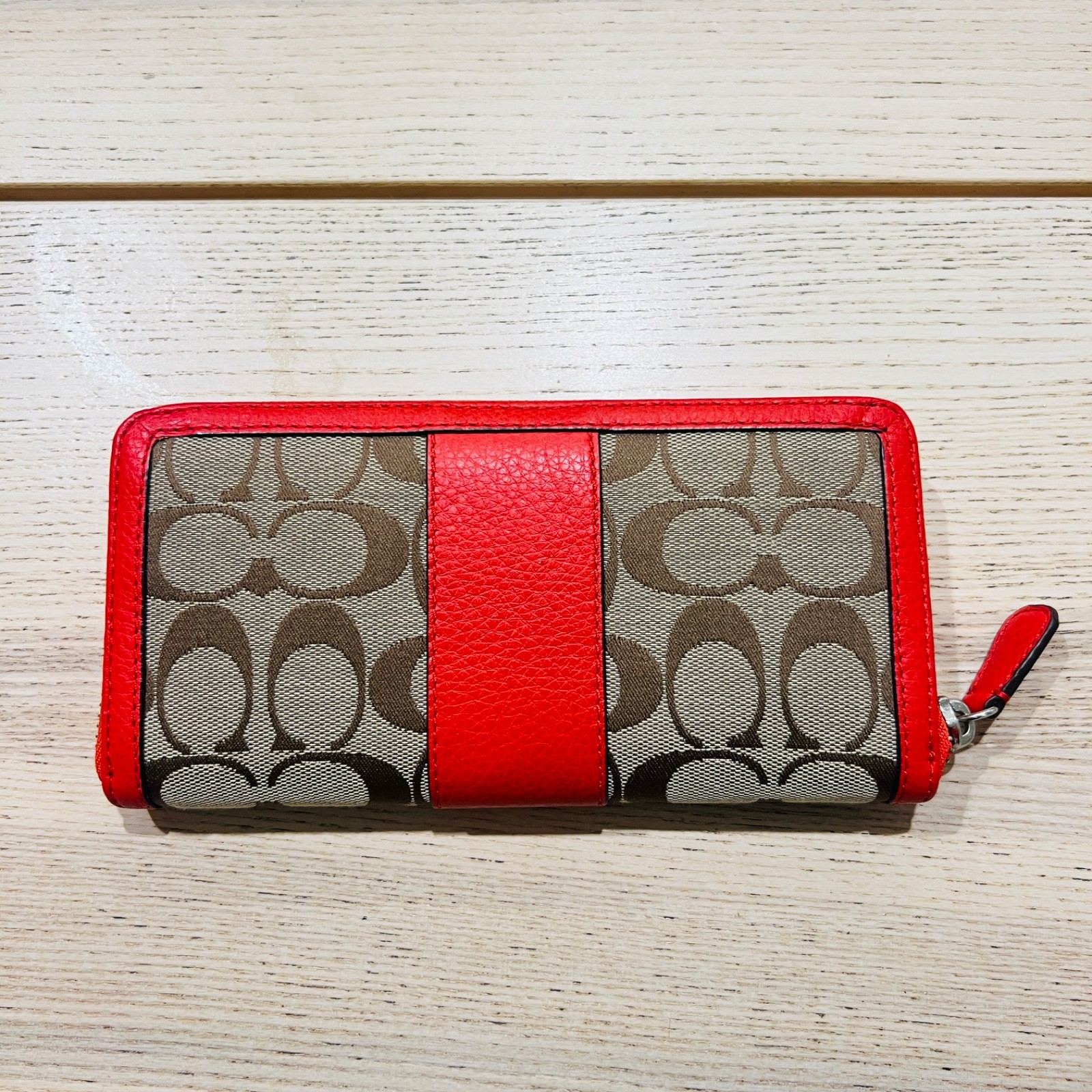 NWT Coach Canvas Leather SIGNATURE ACCORDION ZIP WALLET F49159 KHAKI VERMILLION thumbnail 3