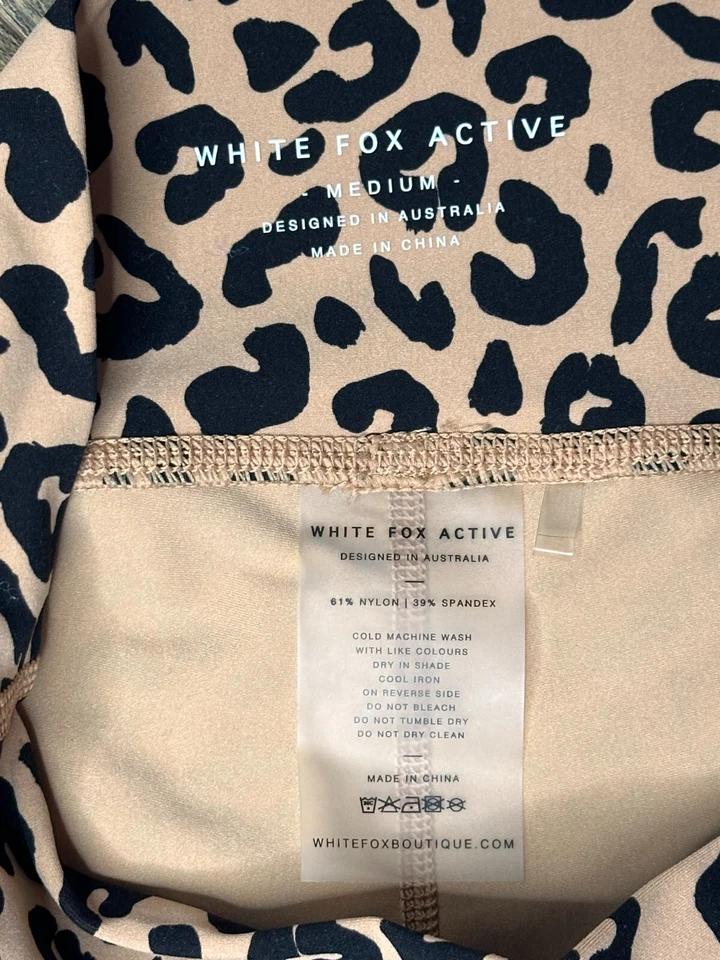 Shorts de motociclista White Fox Boutique ativo cintura alta estampa de leopardo bronzeado tamanho M - Imagem 3 de 4