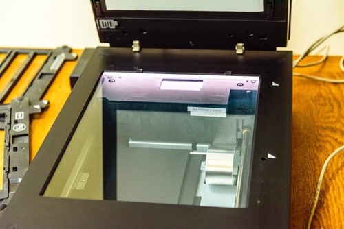 Epson Perfection V750 PRO Scanner for slides, negatives, reflective originals - Afbeelding 3 van 8