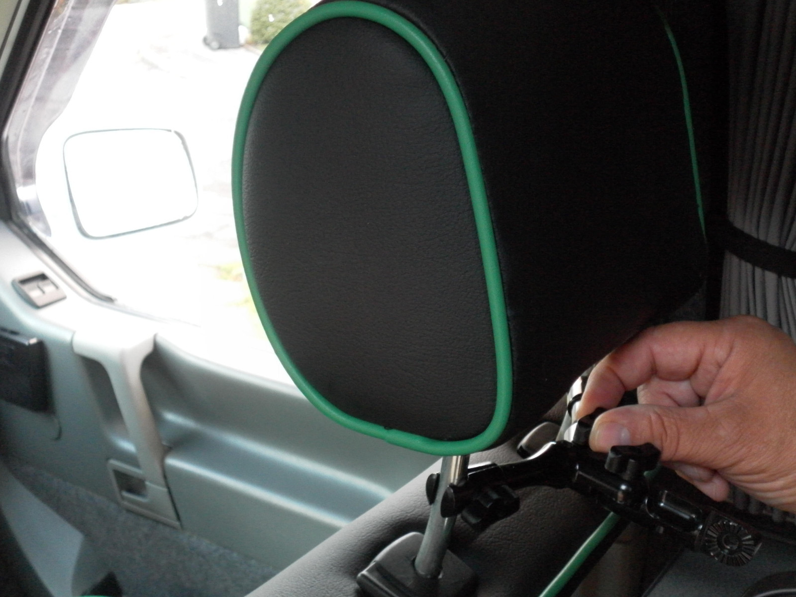 TV Headrest Mounting Bracket,Campervan,Motorhome,Car,14" to 27" TV's eBay