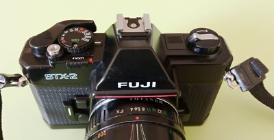 Alte Spiegelreflexkamera FUJICA FUJI STX-2 + TOKURA 1:4 80-200mm, Japan 1986