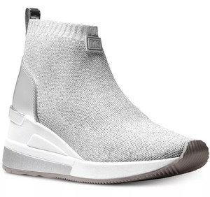 skyler boots michael kors