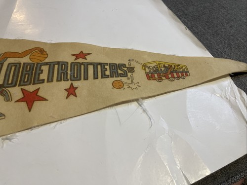 Vintage 70s Harlem Globetrotters Pennant 30" x 12" - Picture 10 of 13