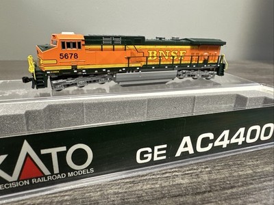 KATO N Scale #176-7115 AC4400CW Diesel Locomotive BNSF #5678 DCC