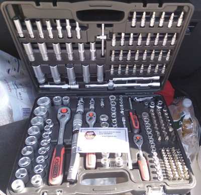 KS Tools Werkzeugset im Hartkoffer, metrisch, schwarz/rot