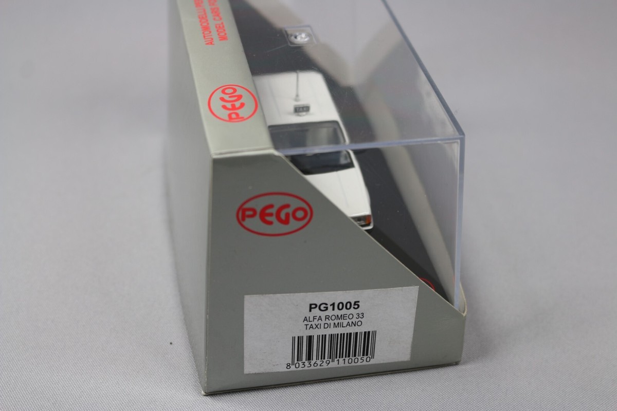 PEGO Alfa Romeo 33 Taxi Di Milano - Voiture Miniature 1:43 Blanche - Collection - ZC975