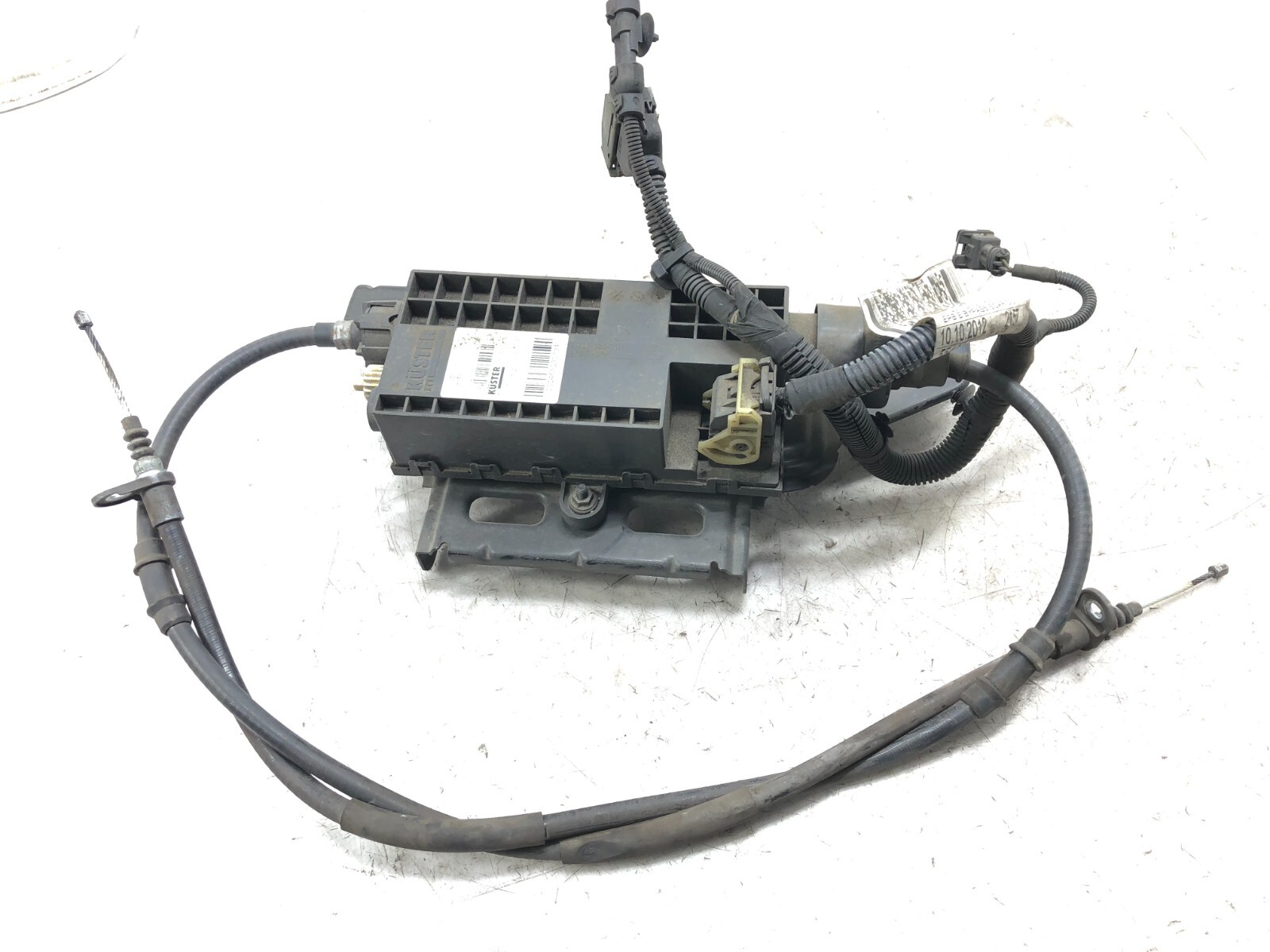 2014-2017 MASERATI GHIBLI SQ4 ELECTRONIC PARKING BRAKE ACTUATOR W/ CABLE OEM.