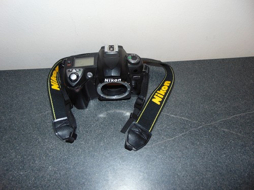 Nikon D70 Digital SLR Black Camera Body with Strap - Picture 2 of 8