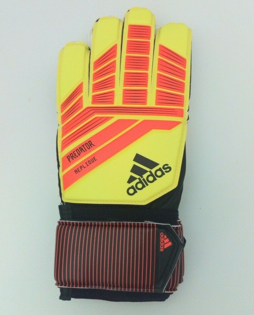 predator replique goalkeeper gloves