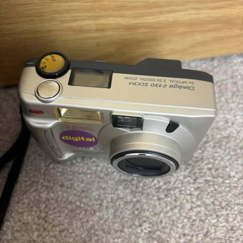 Minolta Dimage 2330 2.3MP Compact Vintage Retro Digital Camera Silver + Card - Image 3 of 4