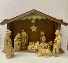 Vintage Christmas Paper Mache Nativity Manger Crèche Japan W Music Box 1940