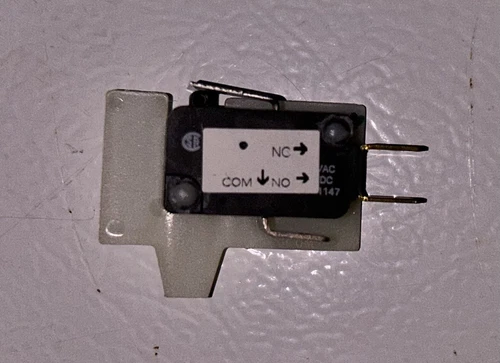 York/JCI/UPG S1-024-26573-700 Aux. Switch. PP3405. Model 93. Tyco Electics.