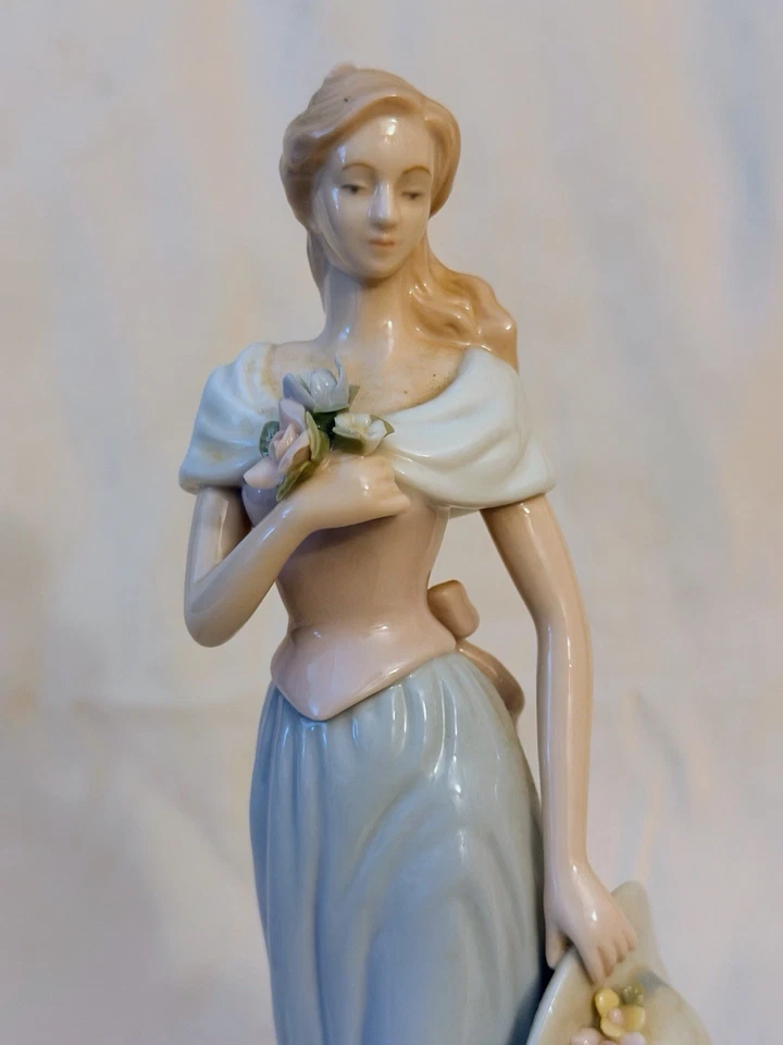 Vintage A SPRING STROLL Avon 2002 Porcelain Figurine Moment Memories collectible - Image 2 of 4