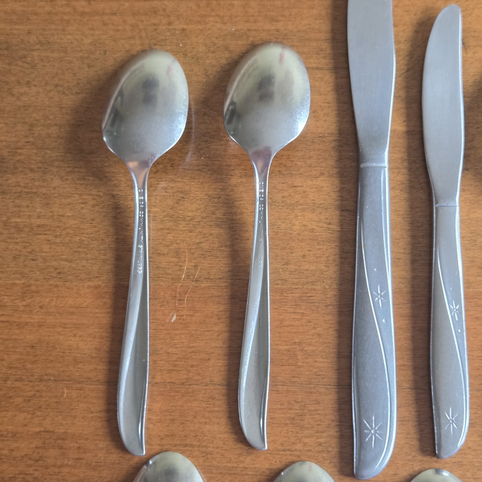 Vtg Oneida Community Twin Star Starburst 8 Pc Utensils with Child's Fork & Knife
