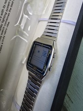 TIMEX Q Reissue Digital LCA TW2U72400 Mens Watch Silver Steel 32 5mm