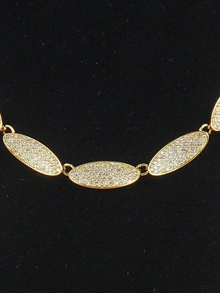 Collar Ralph Lauren Oro COLECCIÓN FIRMA Collar Cristal Swarovski $258 Foto 3 de 4
