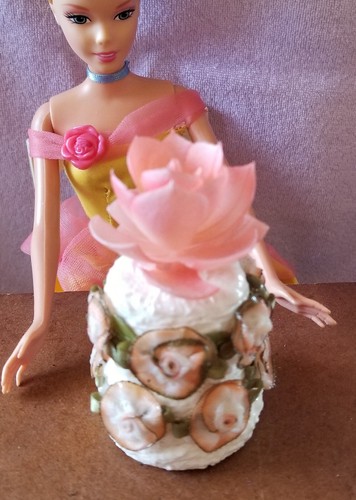 Miniature doll food decorated Wedding Cake birthday party dollhouse mini display