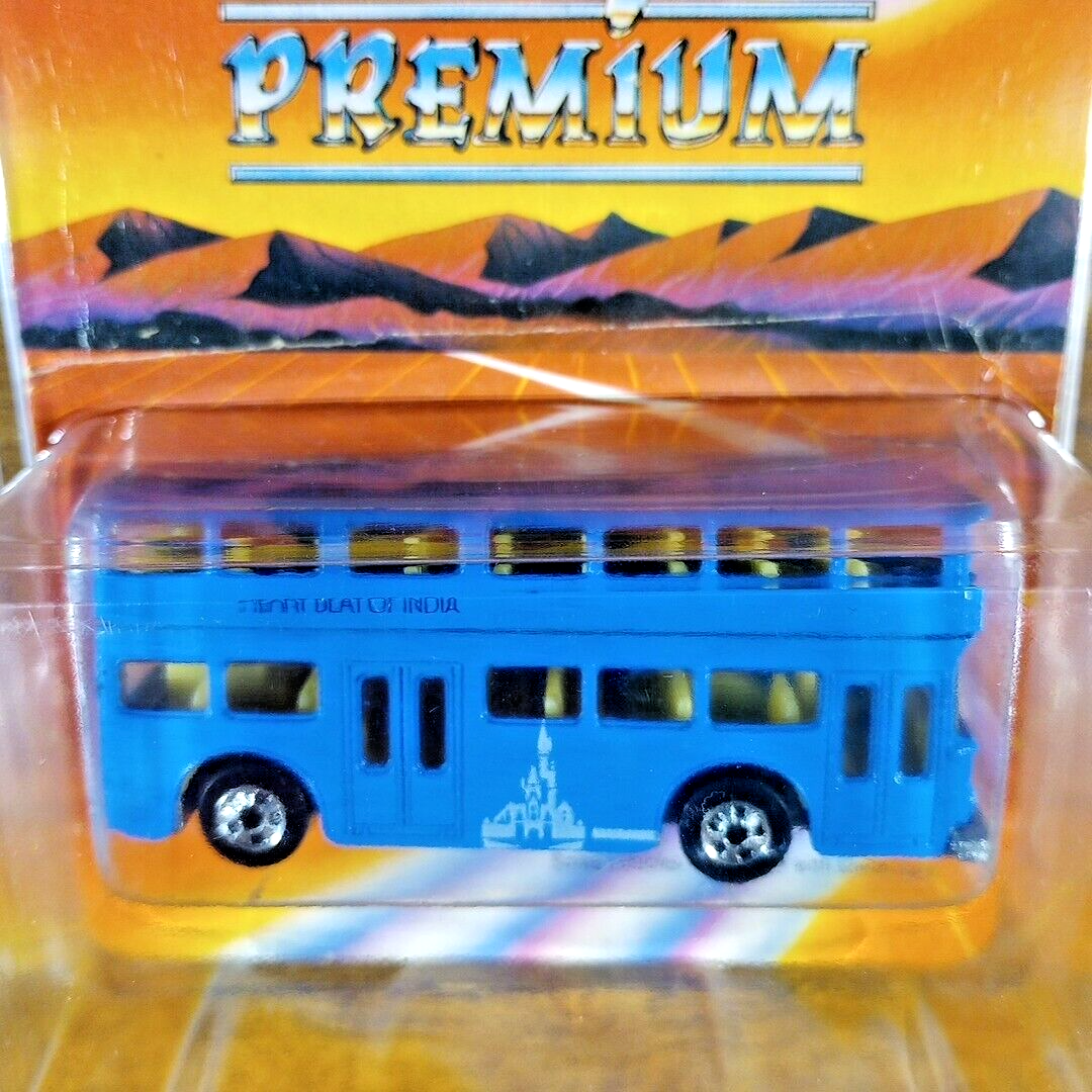 HOT WHEELS SURFIN' School Bus Collectable Scale 1:64 EUR 3,90 - DE