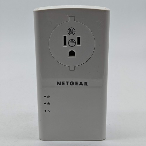NETGEAR Powerline 2000 Network Extender with Extra Outlet PLP2000
