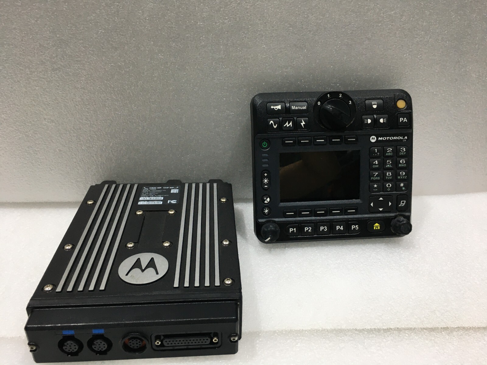 Plaque Faciale Coudée Pour Console Motorola XTS5000/APX7500 - Havis - Occasion - Bon état