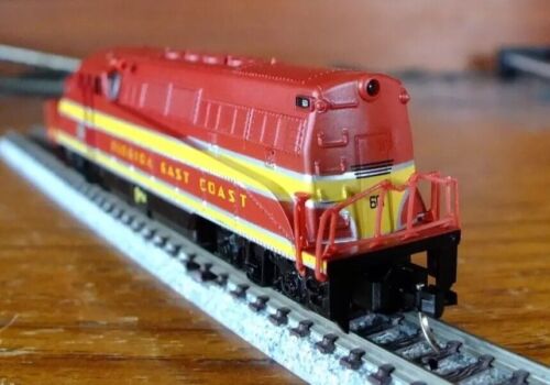 Life Like 7909 N gauge EMD BL-2 diesel loco in Florida East Coast livery - Picture 5 of 12