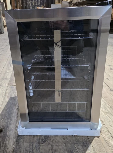 EdgeStar BWC91SS Stainless Steel 17"W 80 Can Capacity Beverage Cooler - Picture 9 of 12