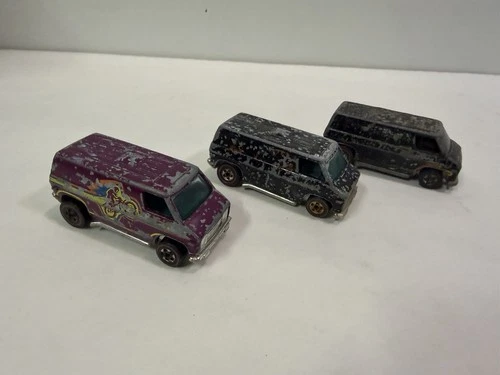 Hot Wheels 1974,1975 Redline Black And Motocross Vans.