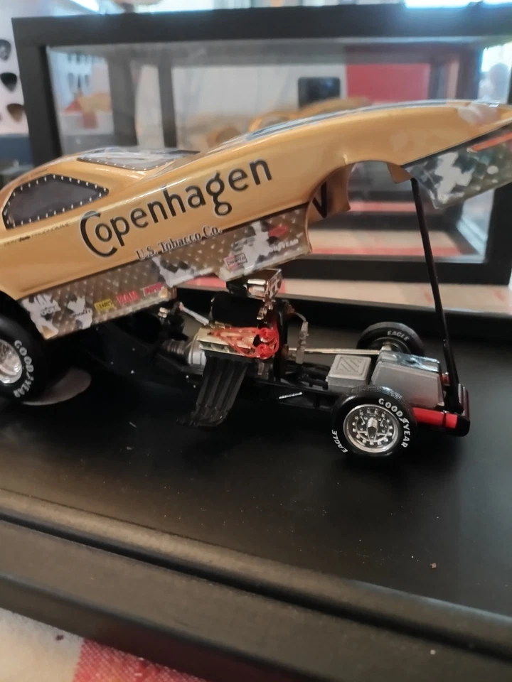 Action Ron Capps Copenhagen Snake Camaro 1997 coche divertido NHRA 1:24 ¡autografiado!!  Foto 2 de 4