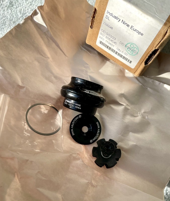Industry Nine Irix EC 34 mm Headset Upper Assembly black top Hope Chris king