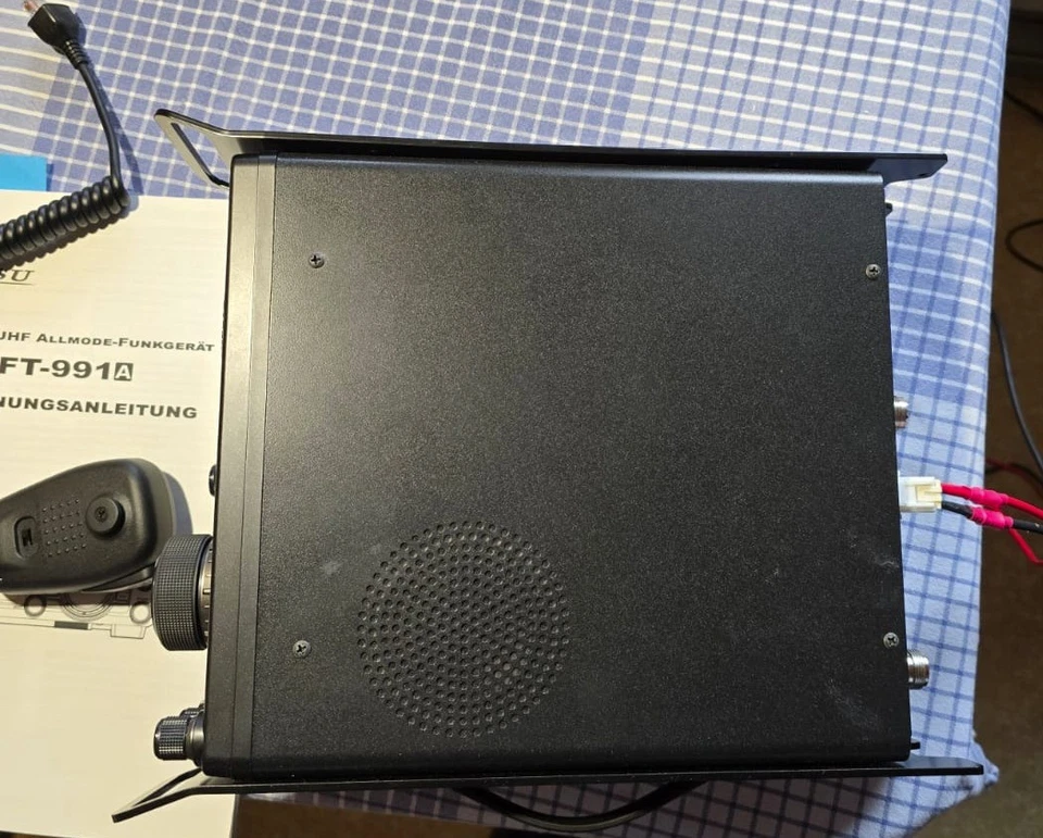 YAESU FT 991A  KW/VHF/UHF - Transceiver Allmode - DL-Modell mit Tragegriffen - Bild 4 von 4