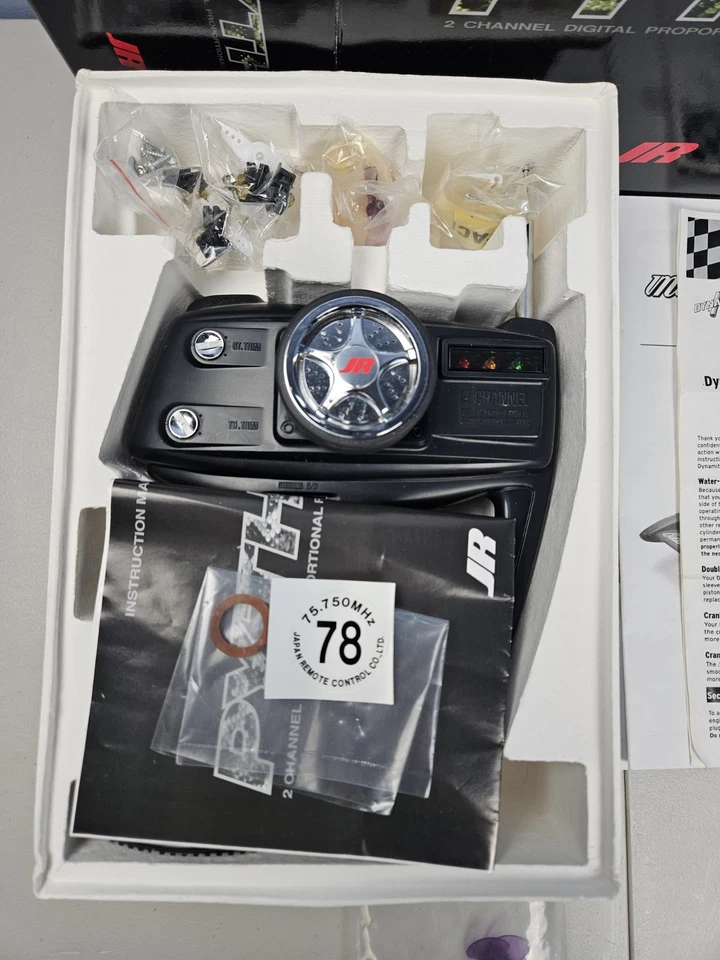 Vintage Miss Budweiser RC Nitro Gas 1/12 Hydroplane Racing Boat Working Damaged - Image 4 of 4