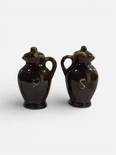 Vintage teapot salt and pepper shakers brown 3.25” tall with bottom caps 