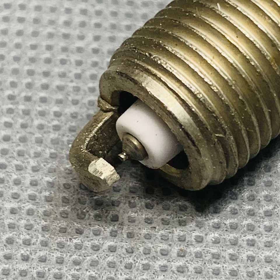 Velas de ignição Bosch Platinum 6701 8 peças para JAGUAR S-TYPE CADILLAC DTS FORD F-150 - Imagem 2 de 4