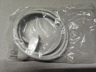 Longwell Replacement AC Power Adapter MacBook Pro, 2.5a 125v E344534 6' Length - Image 1 of 4