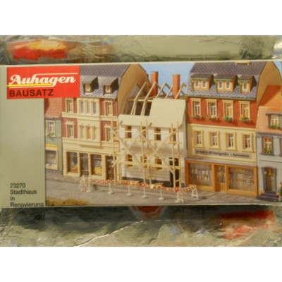 Auhagen 13337 Modellbausatz „Townhouse Markt 3“ – Für Spur TT, 108x63x160 Mm, Detailliert